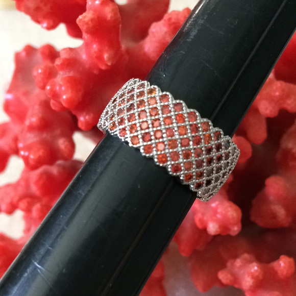 Vintage sterling garnet ring band
